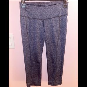 ❗️SALE❗️Old Navy active crop workout pants!